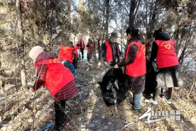 阳泉市矿区贵石沟街道开展环境卫生集中清理活动图片