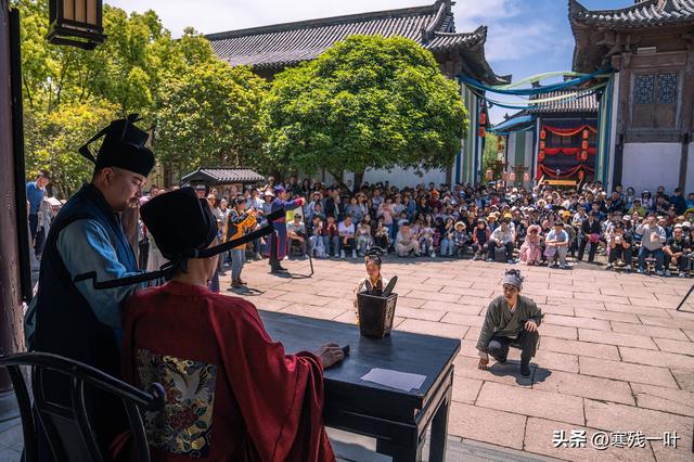 又是象山影视城！五一假期首日人气爆表，再现人山人海盛况