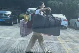 时薪12元！“扁担女孩”找了份暑假工，已开通视频账号？官方辟谣图片