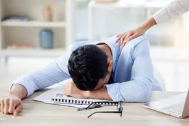 身心俱疲不要怕，一个中成药把气血补上就好图片