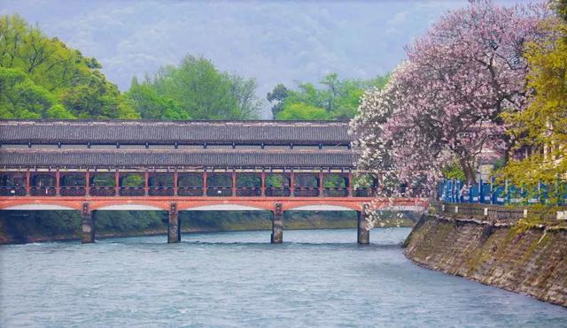 都江堰：山水清凉，生活正好