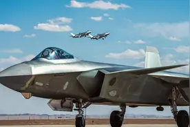 大饱眼福！歼-20和歼-35同时登场珠海航展，首次进行干扰弹表演？图片