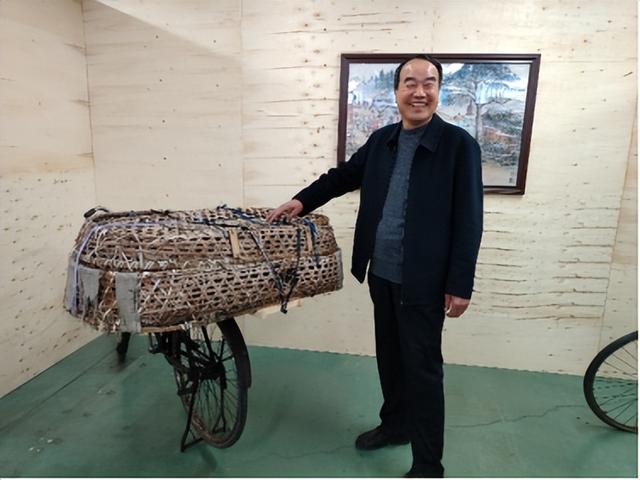 邹平市大闫村党支部组织到三转一响博物馆参观