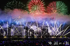 仙桃沔阳小镇绽放焰火视听盛宴图片