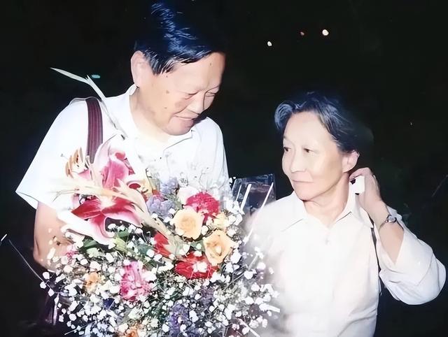 翁帆终于不再隐瞒，与杨振宁结婚16年后，含泪说出俩人结婚真相