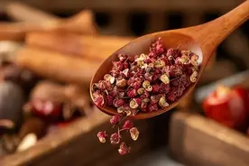 一把花椒敷肚脐，就能化瘀健脾，行气散结，竟然没人告诉你？图片