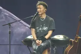 谢霆锋演唱会超80位明星捧场！王菲也来了，奚梦瑶疯狂表白偶像图片