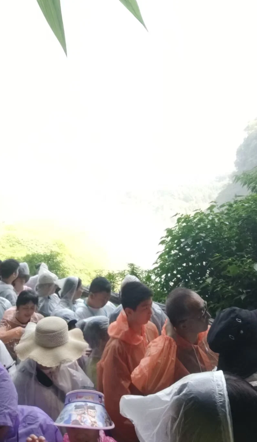 再也不想来贵州黄果树大瀑布旅游了，你就来吧，一来一个不吱声！