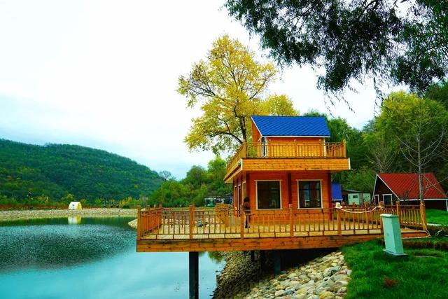 秦人故里，一湖秋色。