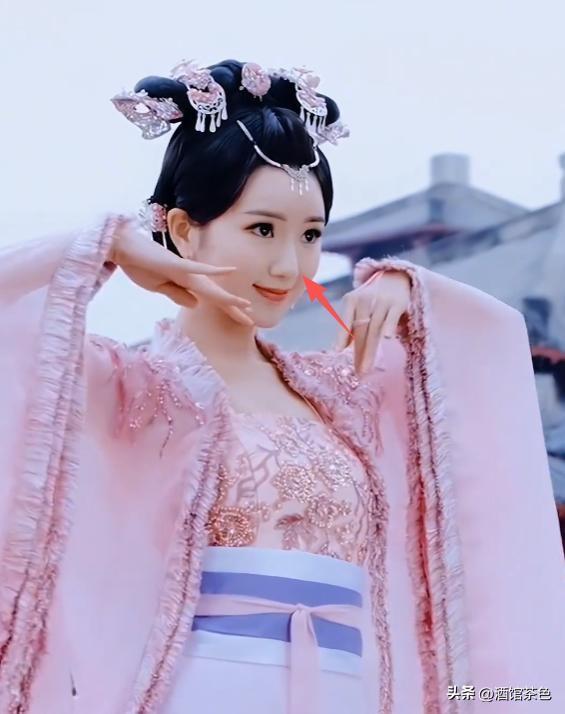 当“整容脸”混进卫视犯罪剧，跟天然脸演员一对比，简直太辣眼睛