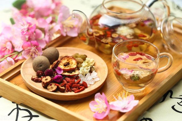 一杯“养生神茶”！菊花枸杞红枣茶的奇妙功效