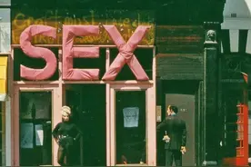 宝宝喜欢摸私处，是不是性早熟了？理解错的家长，大有人在图片