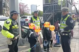 “我们不是一起的，但又认识！” 4个走失小萌娃在圆通山“神逻辑”求助图片