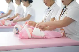 你坐月子会请月嫂吗？月嫂行业正在逐步消失？什么替代了月嫂呢？图片