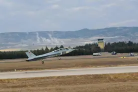 土耳其隐身飞机首飞完成，至少十年才能服役？图片