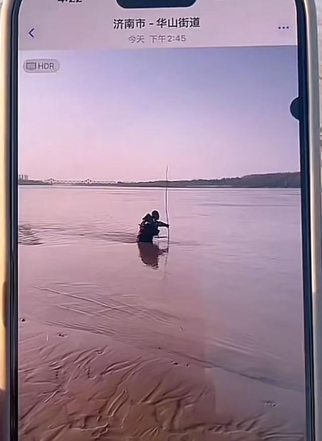 济南一母亲和3岁女儿黄河边失联近24小时，电动车遗留在岸边	，救援人员正在搜救