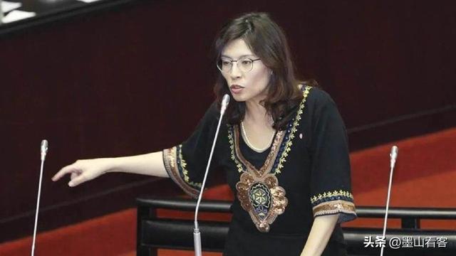 刚参加完统派活动，郑丽文被美方约谈，解放军已行动，统一成定局