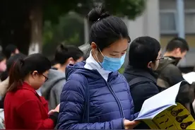 毕业三年后才知道，研究生和公务员哪个发展更好，别走了弯路图片