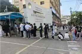 通宵排队，南宁中职院校招生火爆！图片