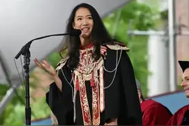 哈佛毕业演讲的中国女孩，被卷入同一个旋涡！图片