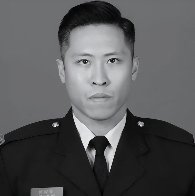 衣服真的不能乱穿|香港牺牲消防员路祭，民政专员因着装不当致歉