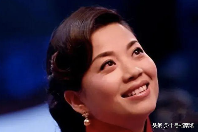 世上没有后悔药，57岁不婚不育靠"男闺蜜"陪伴的张也，原形毕露了