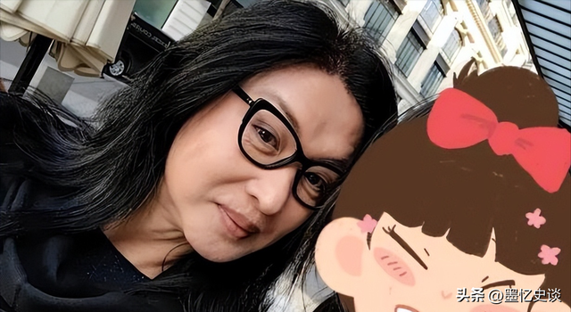 面相变了！拒绝道歉，“逃往”法国，57岁金星满脸褶子胸都小了