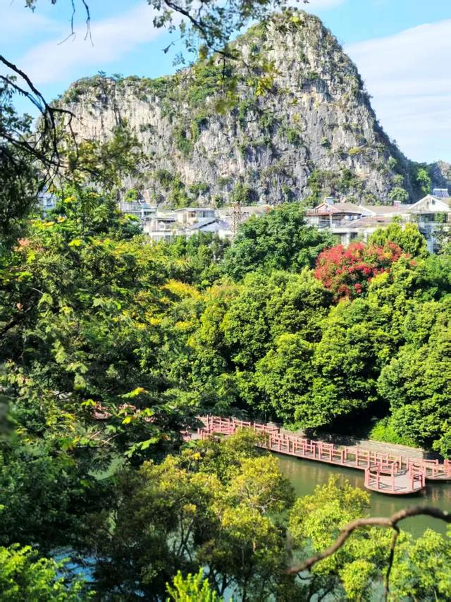 桂林：登峰尽赏满城秋！