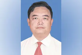 官方披露：甘孜州副州长郑天强被政务撤职，降为二级主任科员图片