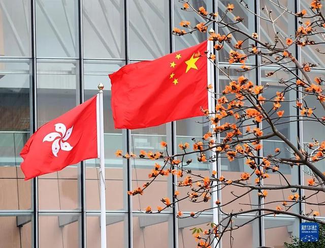 美连开3枪，特朗普通告全球，尽一切可能救黎智英，中方别无选择