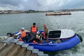 揪心！狂风大浪，青岛海边上演惊险一幕！海边游玩一定要警惕这些危险！图片