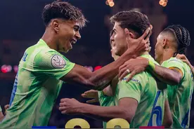 亚马尔复出破门！巴萨2-0毕尔巴鄂，终结对手15场不败，连续三赛季晋级西超杯决赛图片