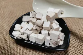 茯苓健脾祛湿，宁心安神治疗失眠，还可以祛斑美白图片