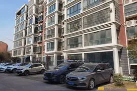 二婚老伴让丈夫将房子过户给她儿子，丈夫怒：你休想！图片