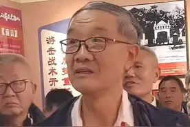 徐向前元帅长子徐小岩将军回湖北红安省亲，受到乡亲们热烈欢迎图片
