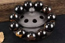 这种手串似木却非木，热天盘它最清凉图片