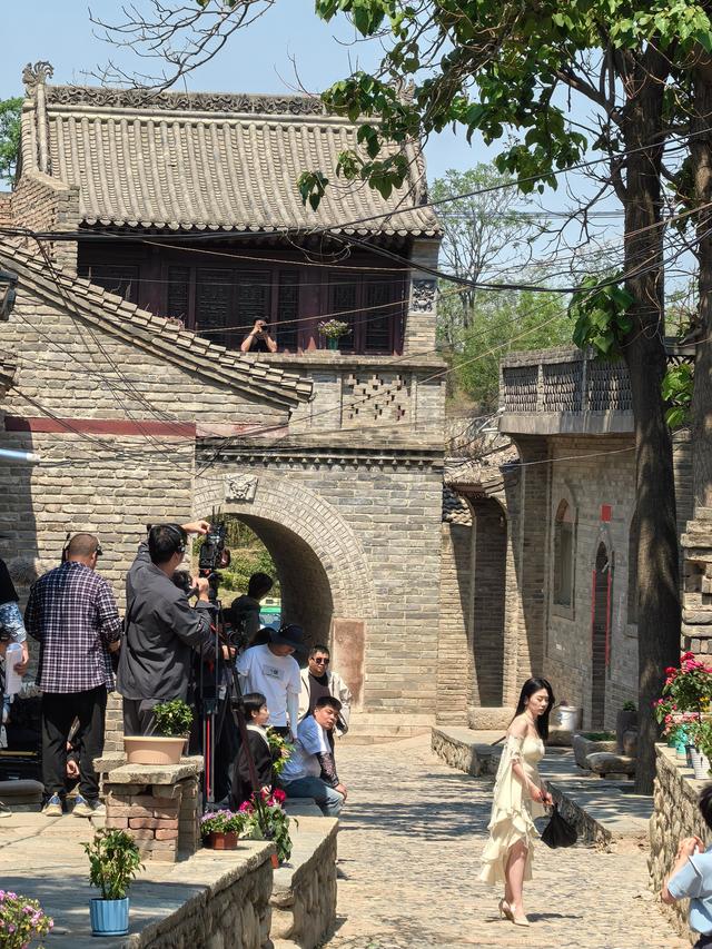 开车路过潼关，要不是路边肉夹馍店的诱惑，差点错失这处旅游美景