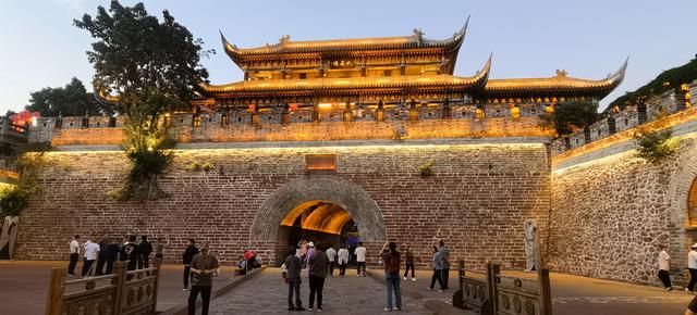 西昌，北方人“候鸟式”迁徙越冬的栖息地，四组密码帮你解锁缘由