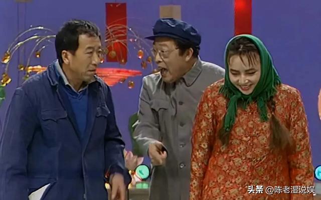 上午被免职，下午被带走，登24年春晚却忽然消失的黄宏如今怎样