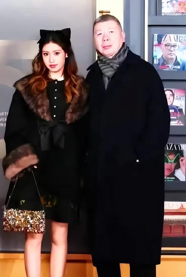 徐帆回应离婚五个月后，冯小刚再惹争议	，养女徐朵竟成了导火索