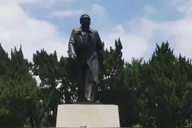 深圳莲花山公园，隐藏在闹市区的公园，一个可以反复打卡的地方。图片