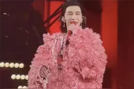 一首代表作都没有，却被捧为“歌坛顶流”，这些“小丑”该醒醒了图片