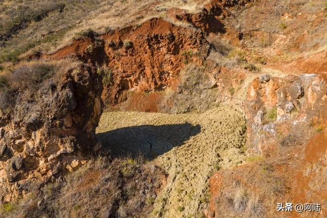 在大理洱源县惊现火山地貌?人迹罕至,跟新疆魔鬼城有得一拼