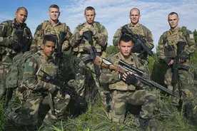 网红“半只狐狸”曾效力的法国军团，法国外籍军团简史！图片