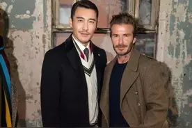 胡兵算不算顶级美男子？看他和贝克汉姆 胡歌等人的照片就有答案了图片