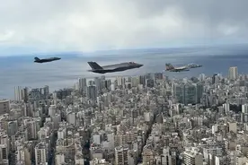 仇恨的种子！以军战机低空飞越葬礼，黎巴嫩民众高呼：以色列去死图片