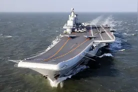 中国对辽宁舰做了什么？为何俄海军司令刚一登舰，顿时脸色大变图片