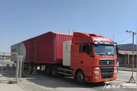 新疆首开西安直达喀什汽车邮路 极兔快递提速两天图片