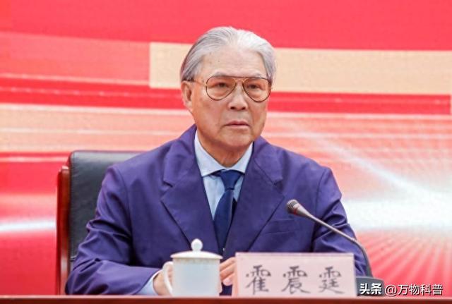 霍震霆没想到，44岁儿媳郭晶晶再次官宣喜讯，让整个阔太圈沉默了