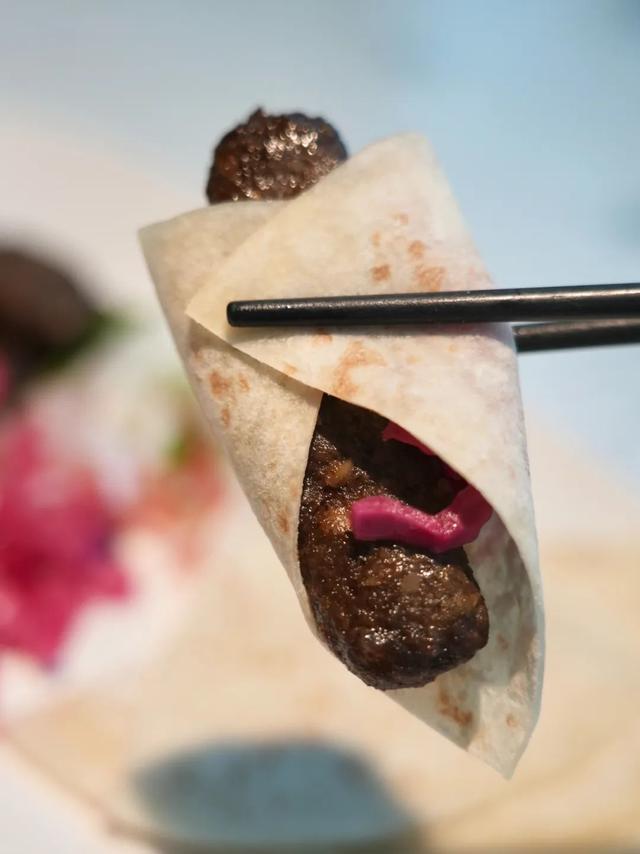 乌鲁木齐的关键词，少不了美食、艺术和山野
